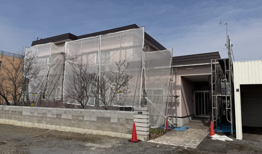 外壁塗装工事の様子